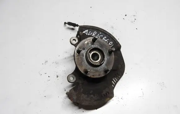Toyota Auris 150 Front wheel hub spindle knuckle
