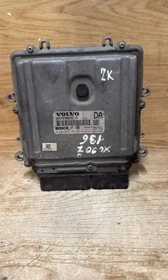 Volvo XC90 Engine control unit/module 30729826A 0281012103
