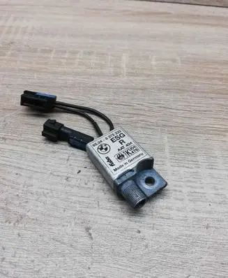 BMW 7 E38 Aerial antenna amplifier 8375225