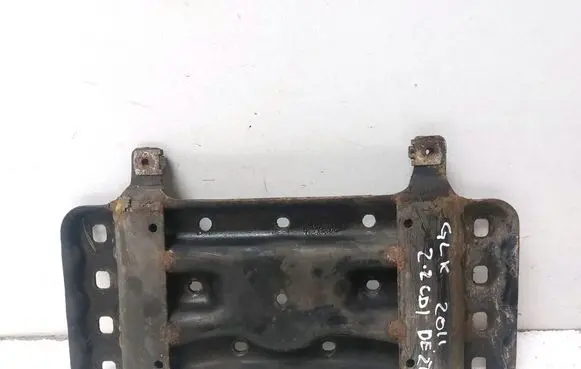 Mercedes-Benz GLK (X204) Gearbox mounting bracket A2042400302