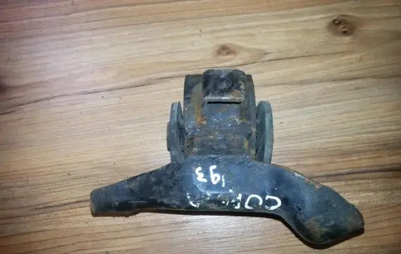 Toyota Corolla E100 Engine mount bracket 1237215120