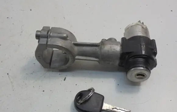 Skoda Felicia II Ignition lock 
