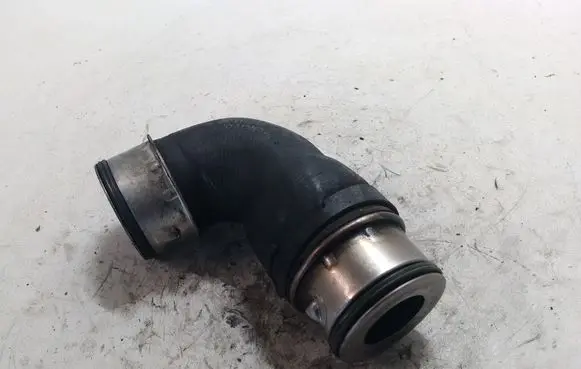 Volkswagen Golf V Intercooler hose/pipe 1T0145790B 038131111A