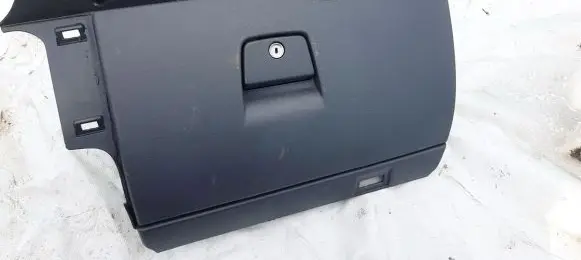 Volvo V50 Glove box 8626141