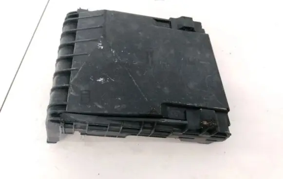 Volkswagen PASSAT B6 Fuse box set 1k0937132f