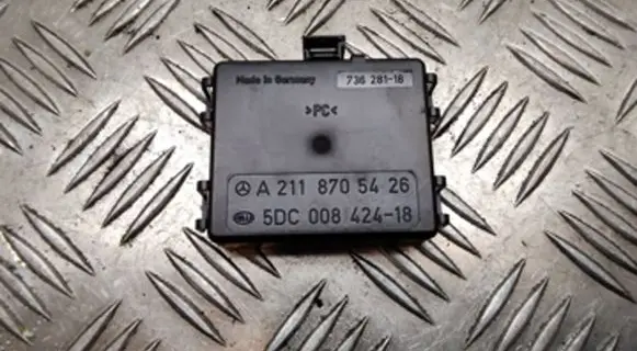Mercedes-Benz CLS C219 Rain sensor A2118705426