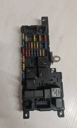 Volvo V70 Fuse box set 8678449 518828009