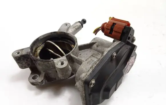 Opel Zafira C Throttle valve 50569200