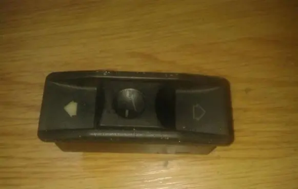 BMW 7 E32 Electric window control switch 61311378862