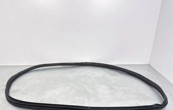 Mercedes-Benz C W205 Front door rubber seal A2056970051