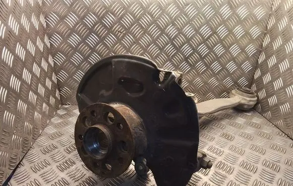 Mercedes-Benz E W212 Front wheel hub spindle knuckle a2044211220 21220 3980701