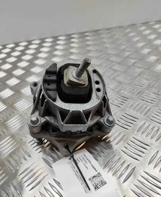 BMW 4 F32 F33 Engine mount bracket 6859412