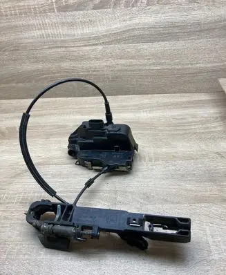 Nissan Primera Front door lock 050060 BRR467