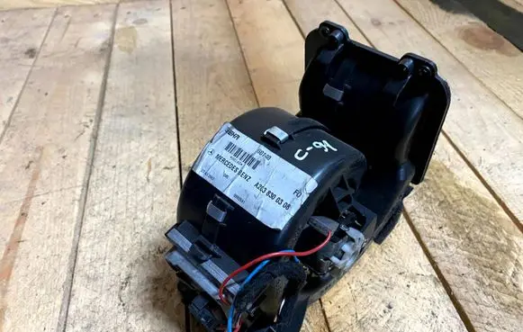 Mercedes-Benz C W203 Heater fan/blower a2038300308 2038300308