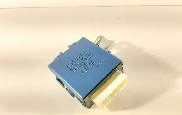 Toyota Yaris Door central lock control unit/module 8598052050 0515003440