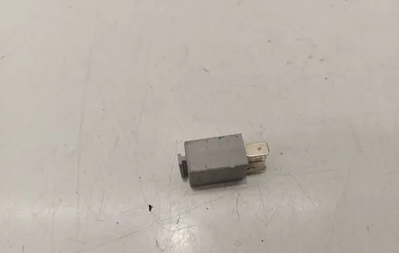 Volkswagen Golf V Other relay 1K0951253 V23374A1601X004