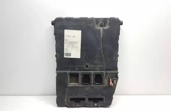 Renault Megane II Comfort/convenience module 8200306433