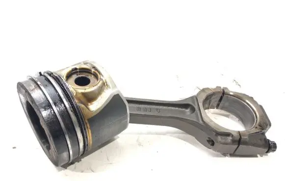 Hyundai Santa Fe Piston with connecting rod D4EA