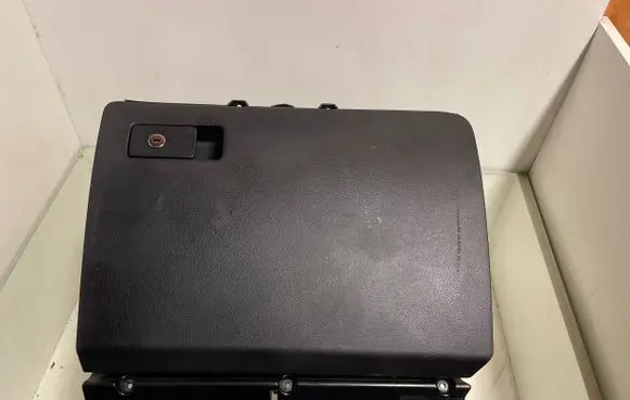 Volkswagen PASSAT B6 Glove box 3C1857101 T0024242 P0108675