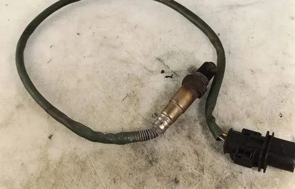 Mercedes-Benz E W212 Lambda probe sensor 0281004133
