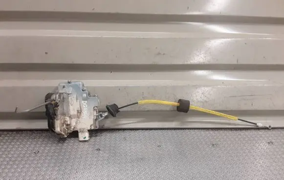 Audi A6 S6 C6 4F Rear door lock 4F0839016