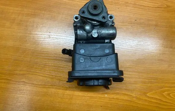 BMW 3 E36 Power steering pump 91208