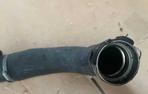 Volvo V40 Intercooler hose/pipe 31370687