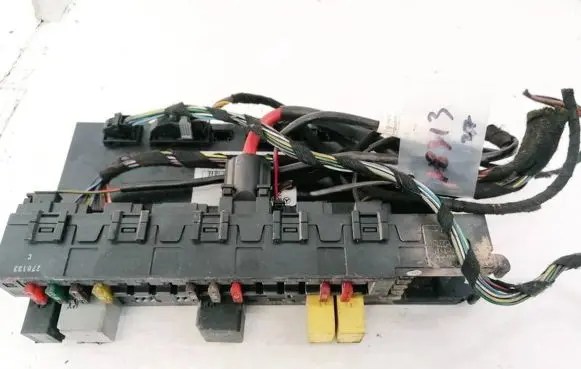 Mercedes-Benz C W203 Fuse box set 2035450701 5DK00797420