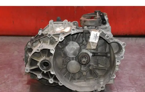 Volvo V50 Manual 6 speed gearbox P9482352