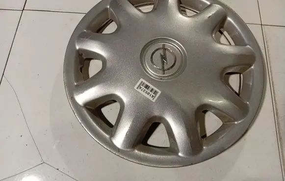Opel Astra G R15 wheel hub/cap/trim 90498213D