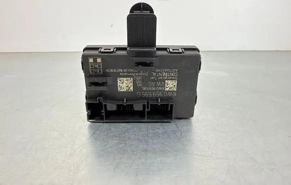 Audi A4 S4 B9 Door control unit/module 8W0959595G