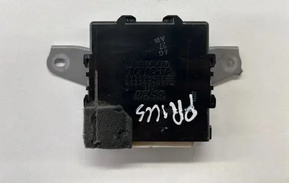 Toyota Prius (XW20) Keyless (KESSY) go control unit/module 8999047020