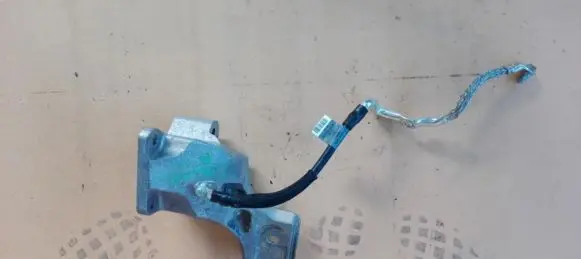 Land Rover Discovery 4 - LR4 Engine mounting bracket AH226037BA