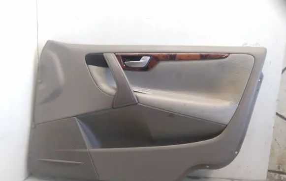 Volvo V70 Front door card panel trim
