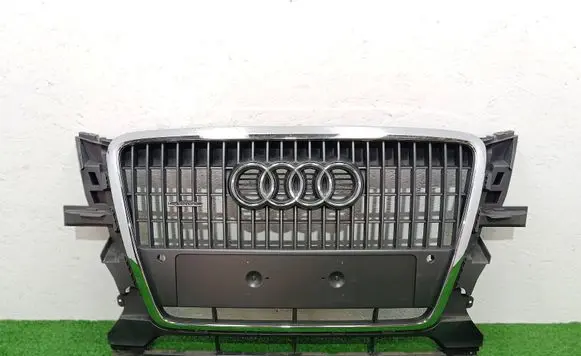 Audi Q5 SQ5 Front bumper upper radiator grill 8R0853651
