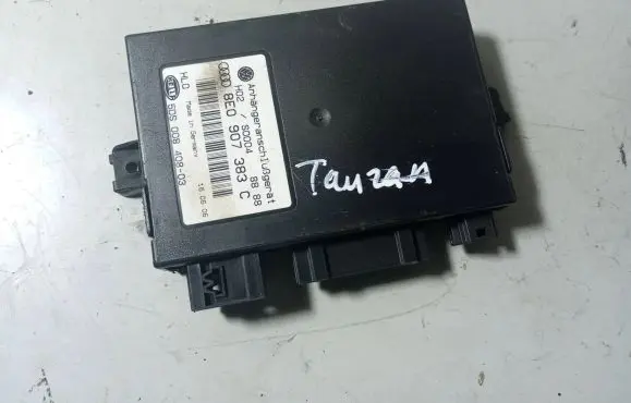 Volkswagen Touran I Tow bar trailer control unit/module 8E0907383C 5DS00840803 S0004