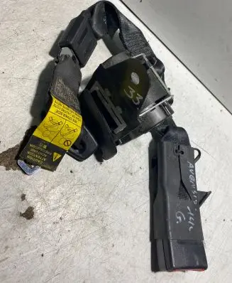 Toyota Avensis T270 Middle seatbelt (rear) 7335005050 609658700
