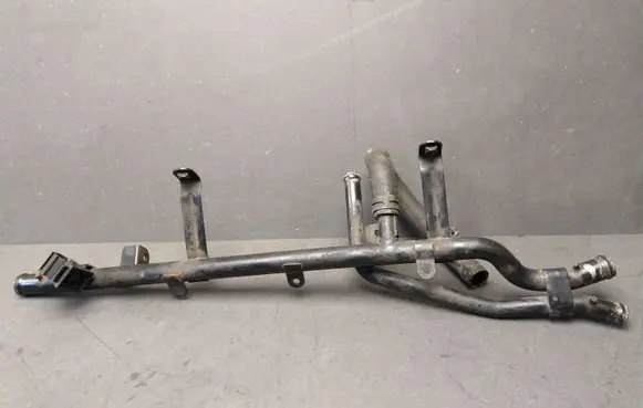 Volkswagen Touareg I Engine coolant pipe/hose 7L6121065C