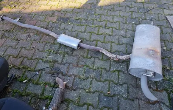 Nissan Qashqai Middle muffler/silencer 201004EA5C 203004EA5A