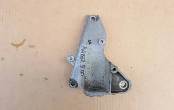 Audi A4 S4 B5 8D Gearbox mount 8D039114T