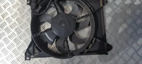 Hyundai Sonata Radiator cooling fan shroud 8569631