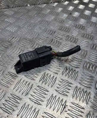 Glow plug pre-heat relay