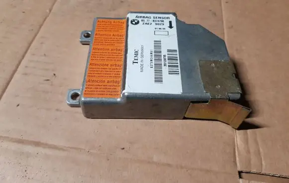 BMW 5 E39 Airbag control unit/module 8374798