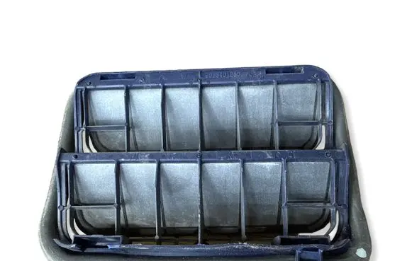 Peugeot 407 Quarter panel pressure vent 9653401280