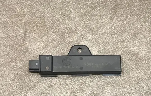 BMW 5 F10 F11 Keyless system antenna 9220832