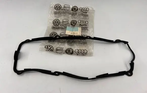 Volkswagen Golf II Rocker cam cover 037103483C 08760 0902010