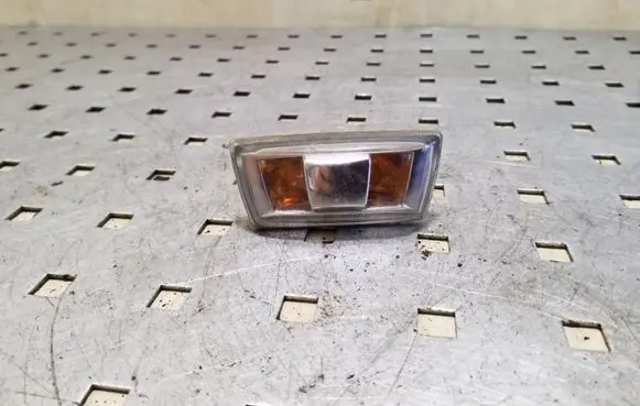 Opel Insignia A Front fender indicator light 13252455 13252456