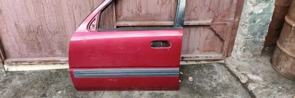 Honda CR-V Front door