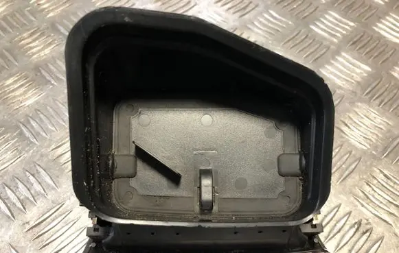 Audi A6 S6 C5 4B Rear air vent grill 4B0819203