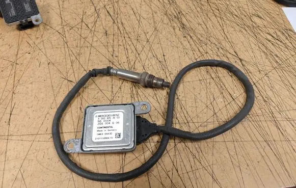 Mercedes-Benz C W205 Lambda probe sensor A0009053603
